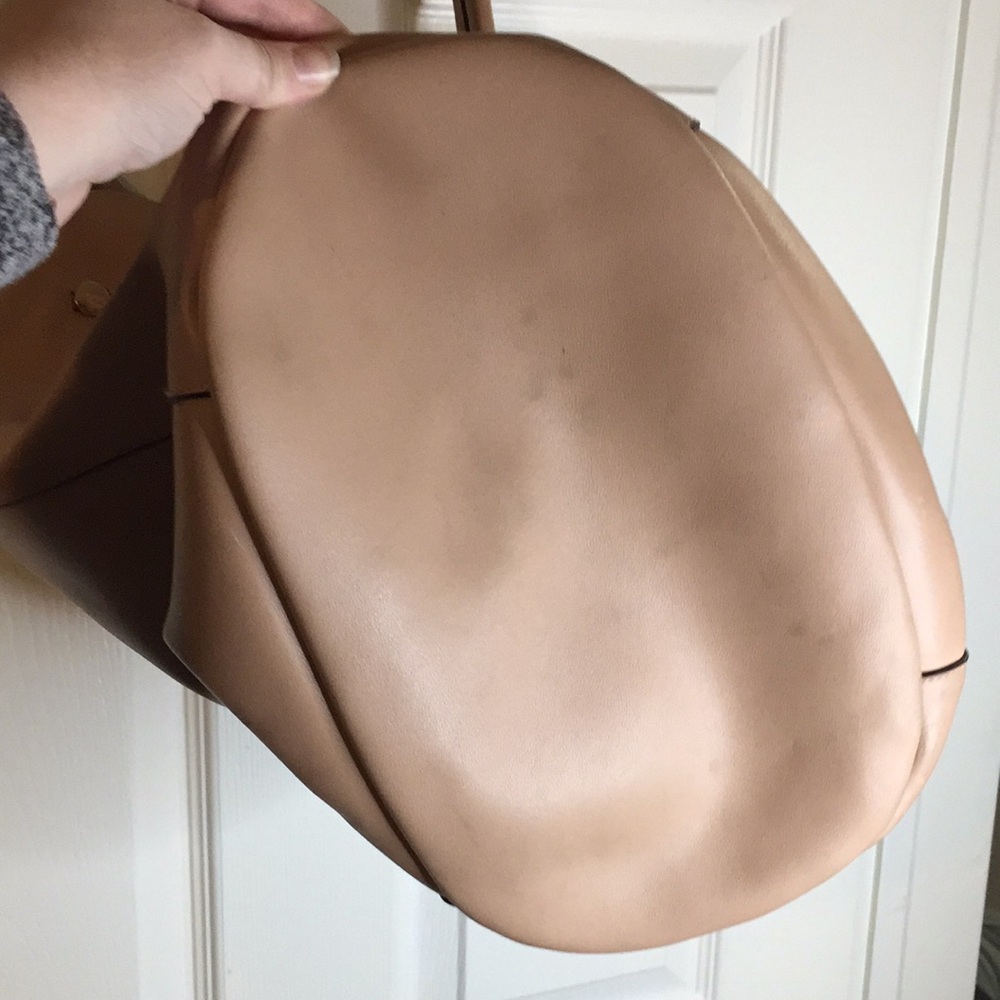 Bundle 2 for $22. 💝 Neutral deep carry-all shoulder bag - Picture 7 of 9